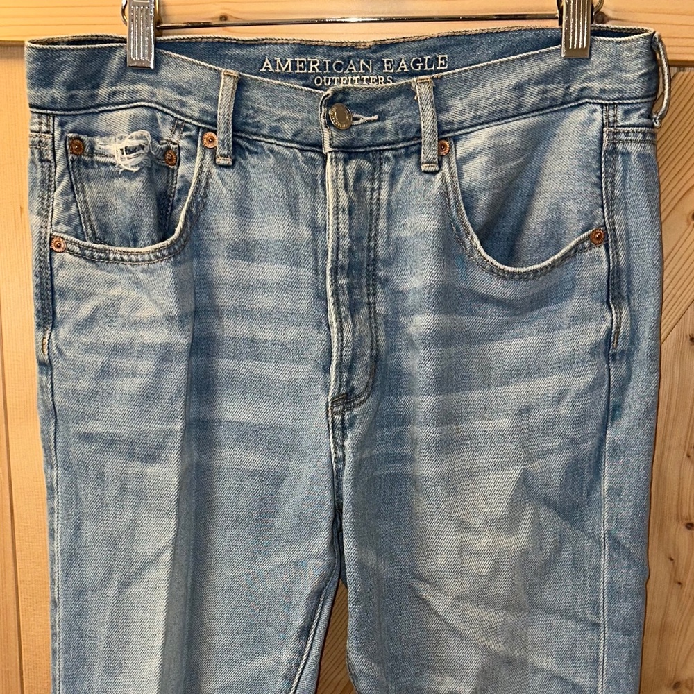 Size 6 American Eagle High Rise Girlfriend Jeans Distressed